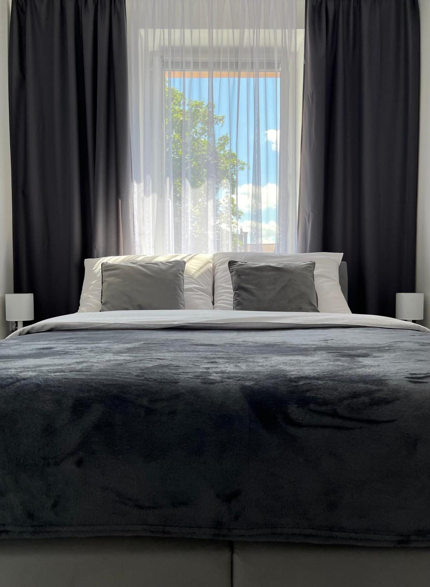 Apartament Eros Rynek Болеславец Екстериор снимка
